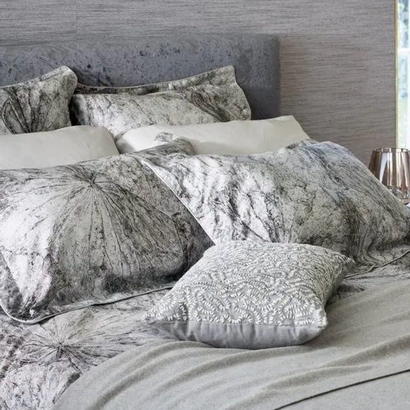 Zoffany Taisho Duvet Collection KING NEW Quartz Gray 1 piece- Duvet only - Picture 4 of 12